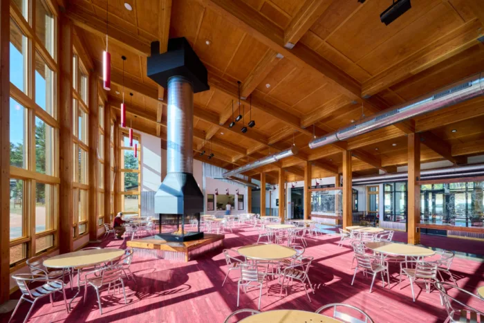 Telemark 0761 hdr rt1 great room (large)