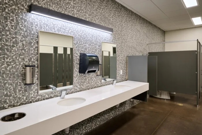 Telemark 1129 hdr bathroom (large)